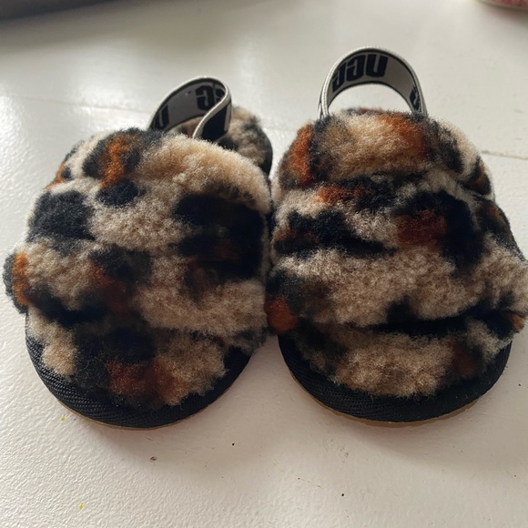 Baby Uggs slippers - Picture 6 of 8